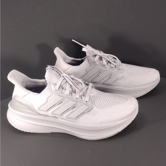 Adidas Men's Gray Running Shoes size 7.5 pre
Owned Exellent condition - Picture 3 of 8
